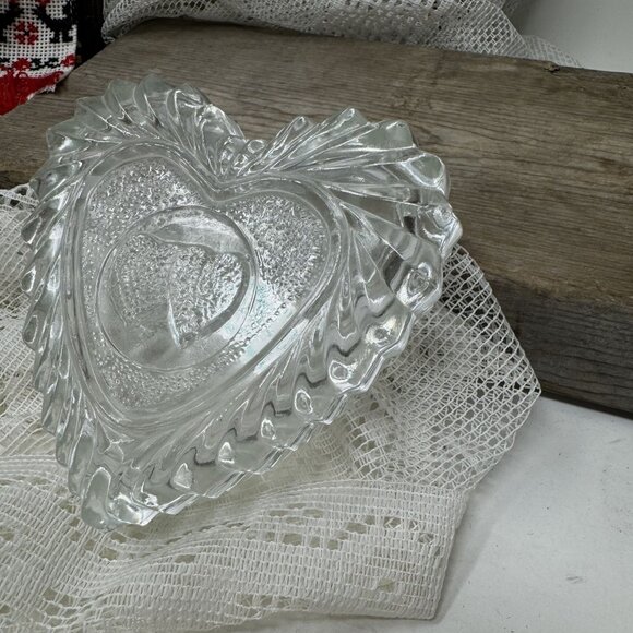 Clear Glass Heart Trinket Box Made in Romania Twin Hearts - Picture 2 of 6